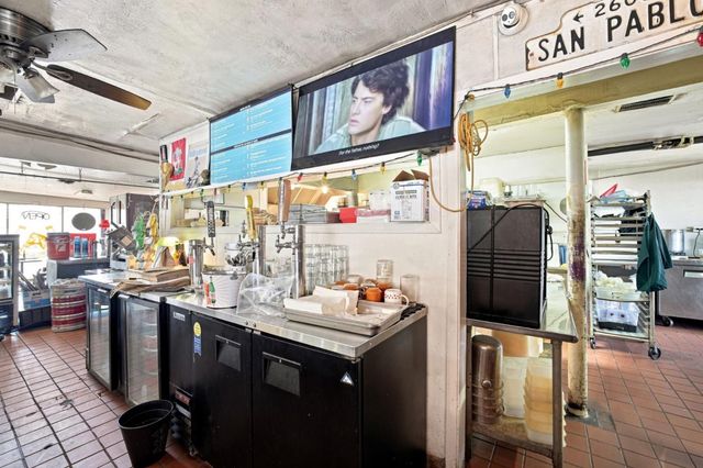 2633 San Pablo Avenue, Oakland, CA 94612