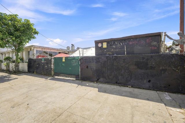 2633 San Pablo Avenue, Oakland, CA 94612