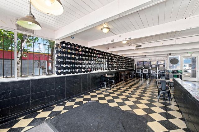 2633 San Pablo Avenue, Oakland, CA 94612