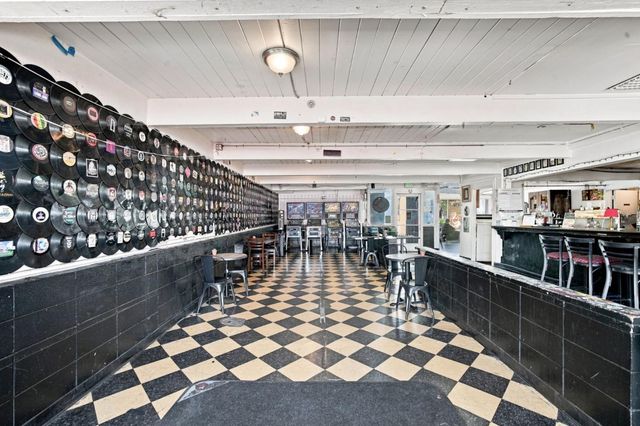 2633 San Pablo Avenue, Oakland, CA 94612