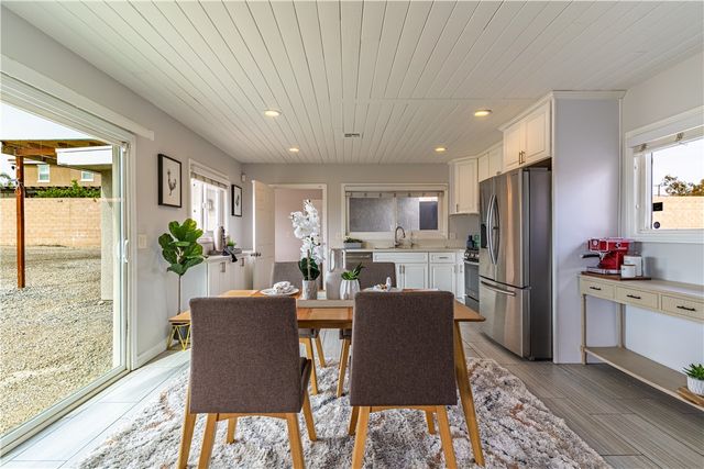 9784 Poplar Avenue, Fontana, CA 92335