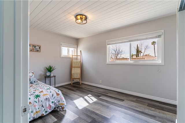 9784 Poplar Avenue, Fontana, CA 92335