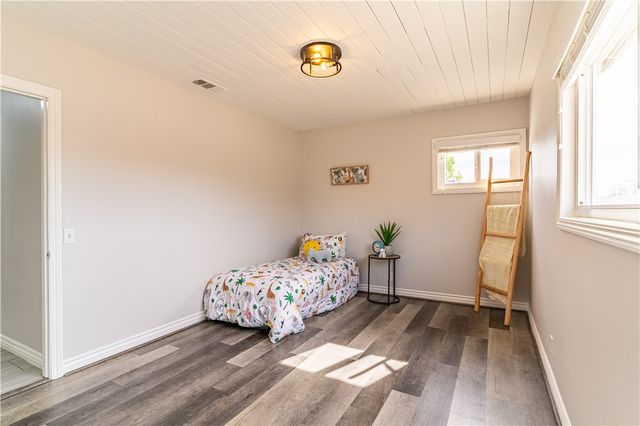 9784 Poplar Avenue, Fontana, CA 92335