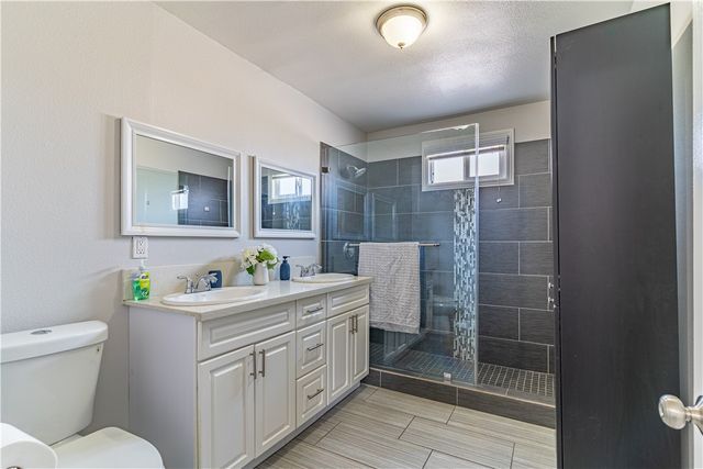 9784 Poplar Avenue, Fontana, CA 92335