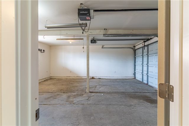 9784 Poplar Avenue, Fontana, CA 92335