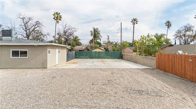 9784 Poplar Avenue, Fontana, CA 92335