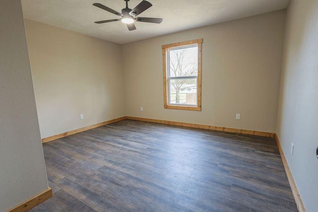 330 S Long Avenue, Hartville, MO 65667