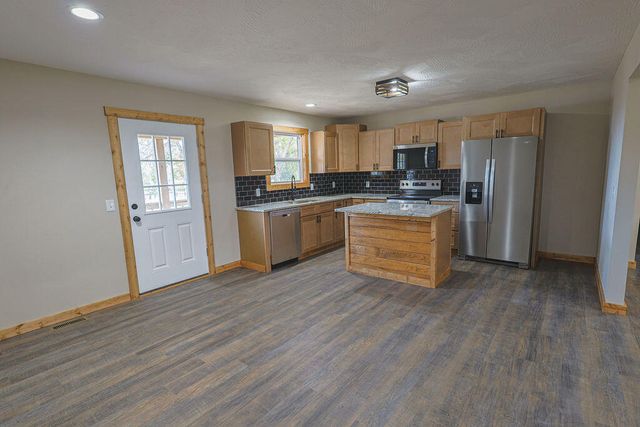 330 S Long Avenue, Hartville, MO 65667