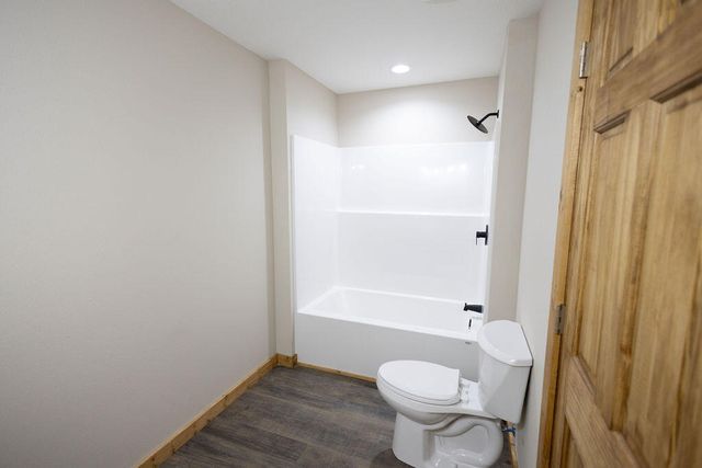 330 S Long Avenue, Hartville, MO 65667