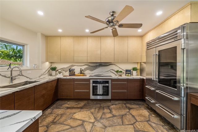 4745 Aukai Avenue, Honolulu, HI 96816