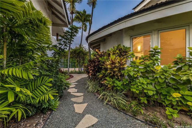 4745 Aukai Avenue, Honolulu, HI 96816