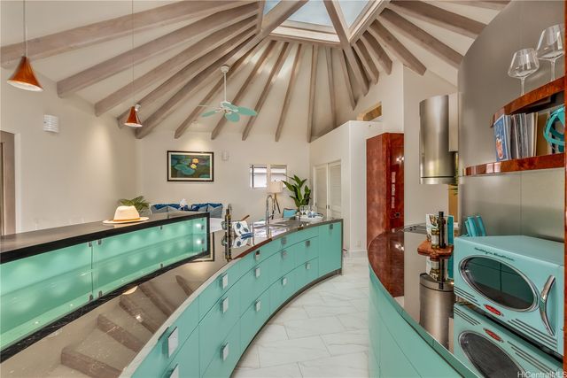 4745 Aukai Avenue, Honolulu, HI 96816