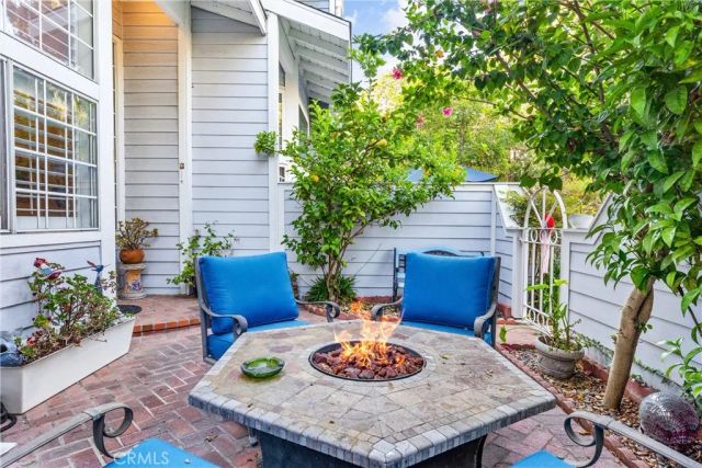 19110 Beachcrest Lane E, Huntington Beach, CA 92646