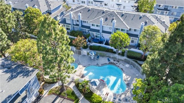 19110 Beachcrest Lane E, Huntington Beach, CA 92646