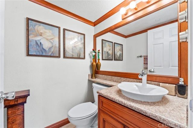 19110 Beachcrest Lane E, Huntington Beach, CA 92646