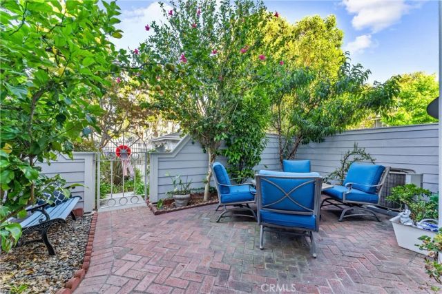 19110 Beachcrest Lane E, Huntington Beach, CA 92646