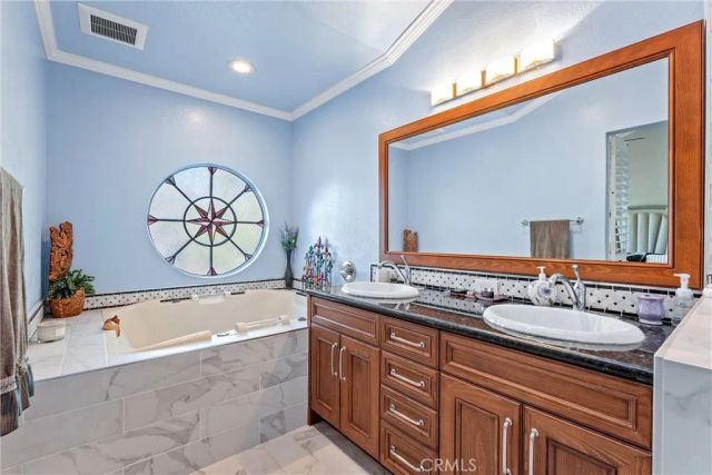 19110 Beachcrest Lane E, Huntington Beach, CA 92646