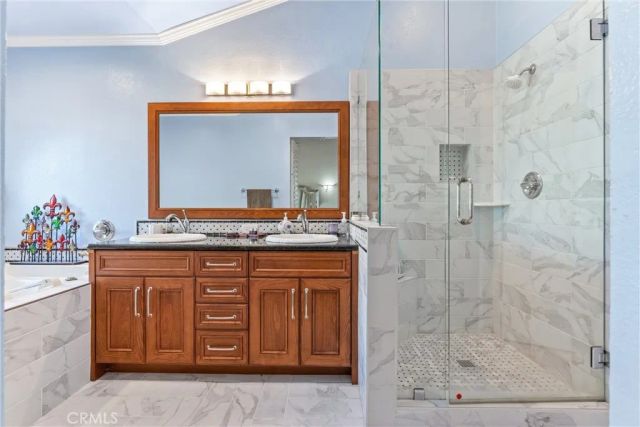 19110 Beachcrest Lane E, Huntington Beach, CA 92646