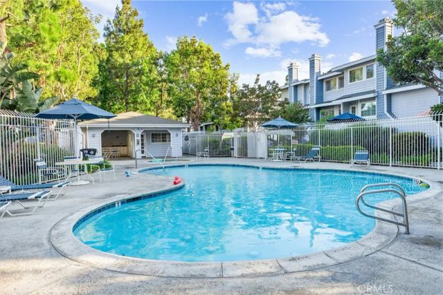 19110 Beachcrest Lane E, Huntington Beach, CA 92646