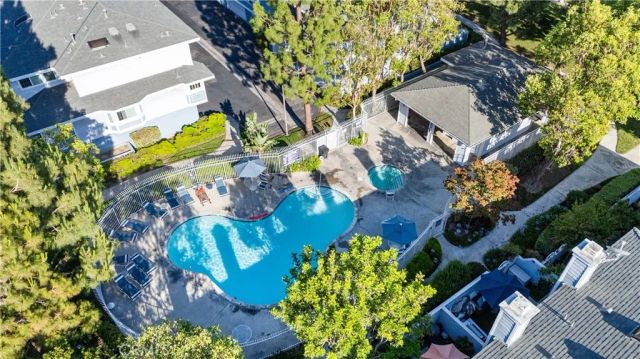 19110 Beachcrest Lane E, Huntington Beach, CA 92646