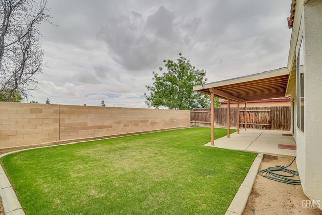 261 Tanner Michael Drive, Bakersfield, CA 93308