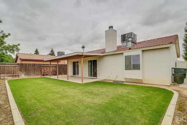 261 Tanner Michael Drive, Bakersfield, CA 93308