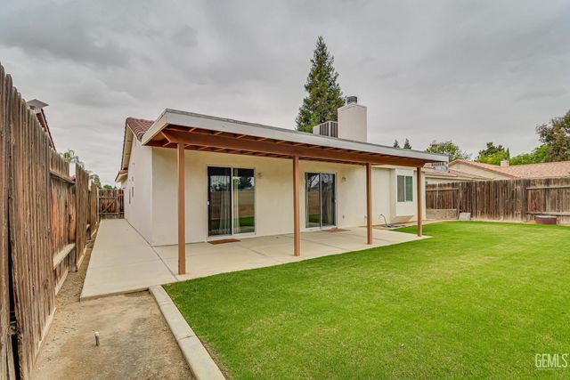 261 Tanner Michael Drive, Bakersfield, CA 93308