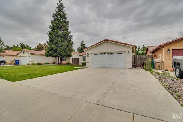 261 Tanner Michael Drive, Bakersfield, CA 93308