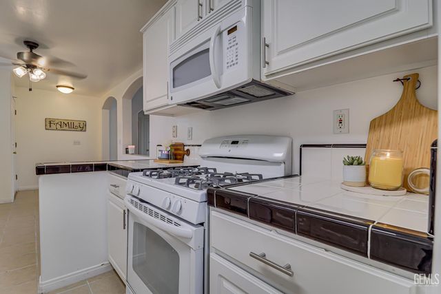 261 Tanner Michael Drive, Bakersfield, CA 93308
