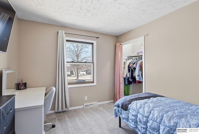 403 Garden Avenue, Bellevue, NE 68005