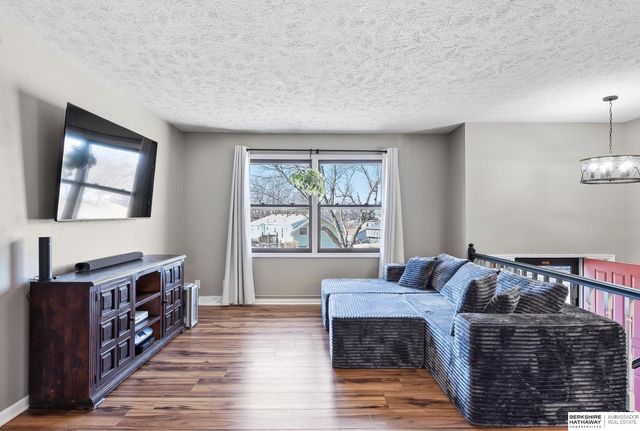 403 Garden Avenue, Bellevue, NE 68005