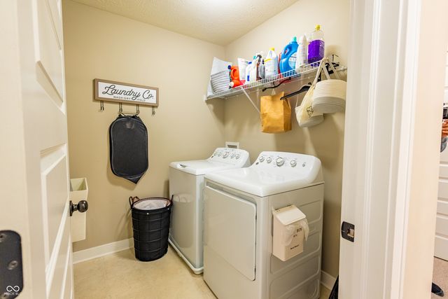 4061 Secretariat Lane, Bargersville, IN 46106