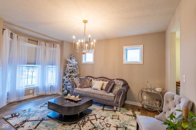 4061 Secretariat Lane, Bargersville, IN 46106