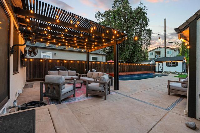 649 38th St, Sacramento, CA 95816