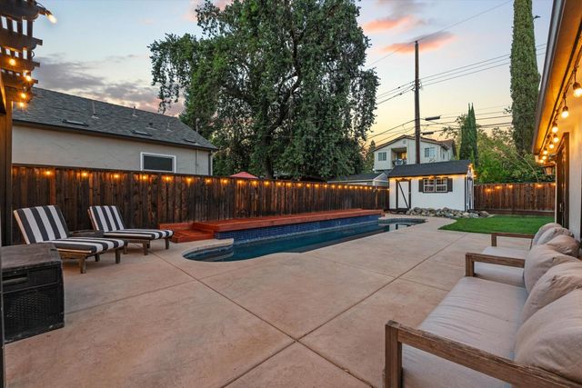 649 38th St, Sacramento, CA 95816