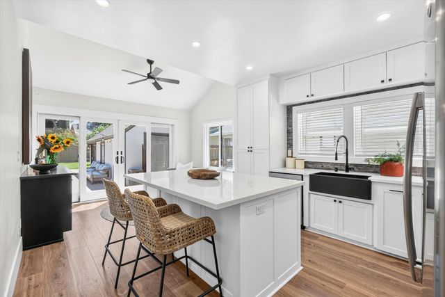 649 38th St, Sacramento, CA 95816