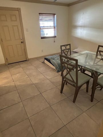 402 Post Office Street 109, Galveston, TX 77550