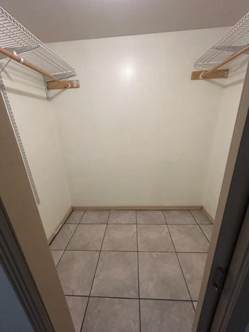 402 Post Office Street 109, Galveston, TX 77550