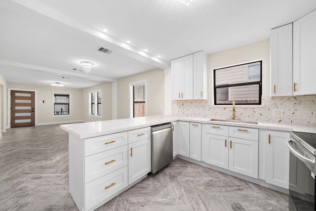 803 E 29th Street, Houston, TX 77009