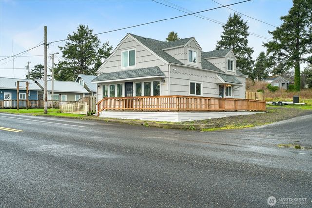 40 Main Street, Pacific Beach, WA 98571