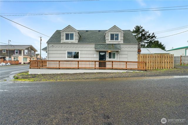 40 Main Street, Pacific Beach, WA 98571