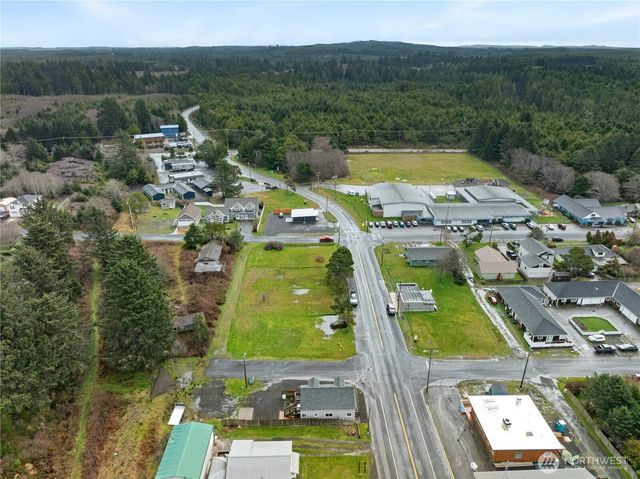 40 Main Street, Pacific Beach, WA 98571