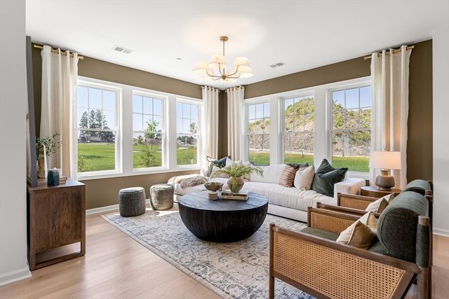 320 Martins Landing 207, North Reading, MA 01864