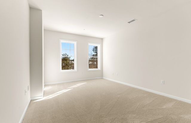 320 Martins Landing 207, North Reading, MA 01864