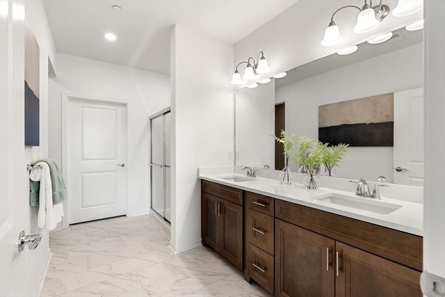 320 Martins Landing 207, North Reading, MA 01864