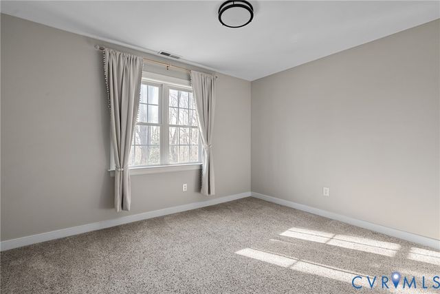 9280 Staple Ln, Mechanicsville, VA 23116