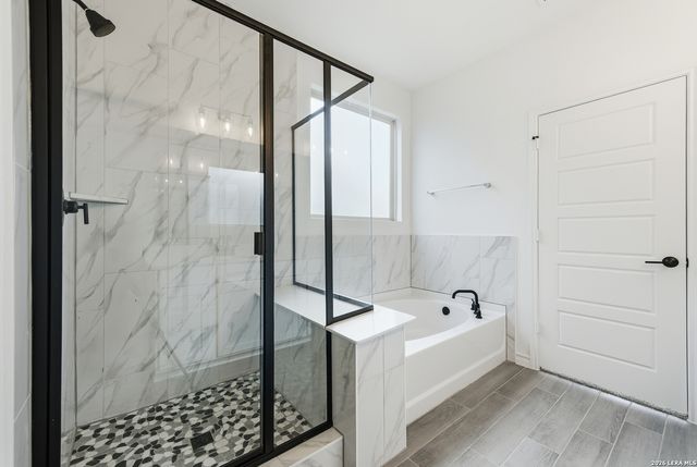 4060 Paddock Trail, Seguin, TX 78155