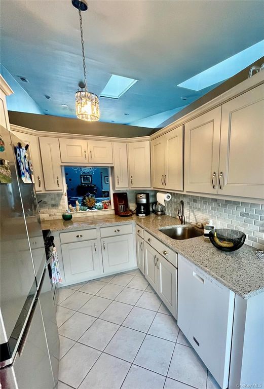 735 Spring Lake Drive, Middle Island, NY 11953 — photo 3