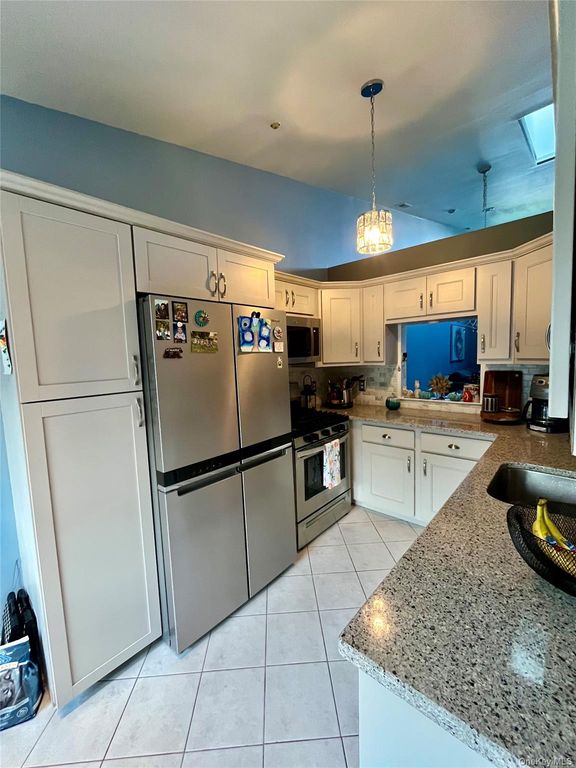 735 Spring Lake Drive, Middle Island, NY 11953 — photo 4