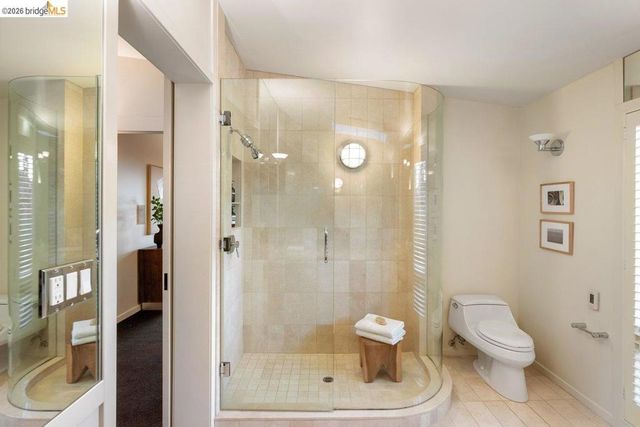 2871 Morley Dr, Oakland, CA 94611